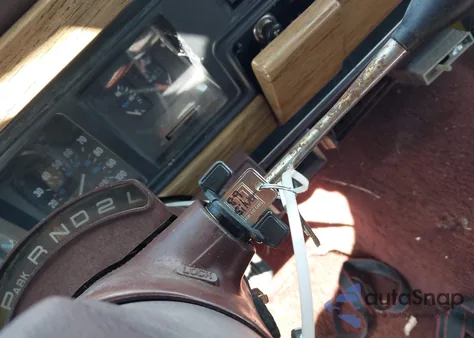 1989 Jeep Grand Wagoneer z USA, uszkodzony, nr VIN 1J4GS5871KP109515